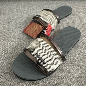 Havaianas Sandals Size USA 6